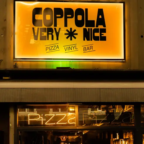 Lee más sobre el artículo Coppola Pizza Vinyl Bar Hamburgo
