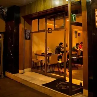 Restaurante-Tori-Tori-Anatole-France-con-Reservandonos-1