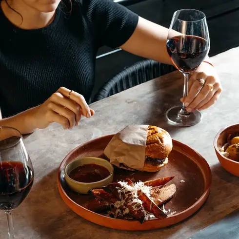 vertical-restaurante-y-bar-queretaro-con-reservandonos-1