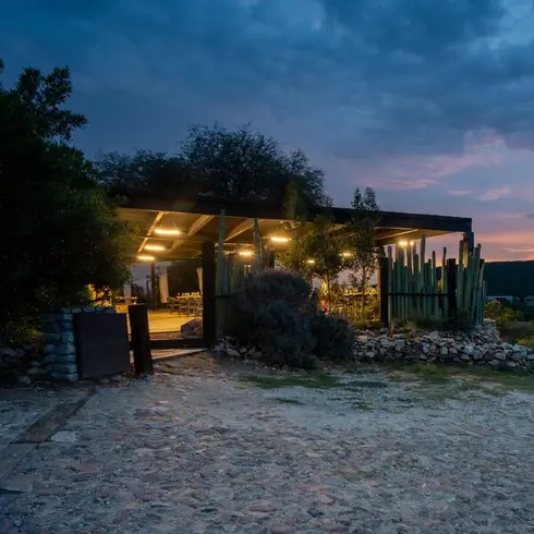 vertical-restaurante-y-bar-queretaro-con-reservandonos-6